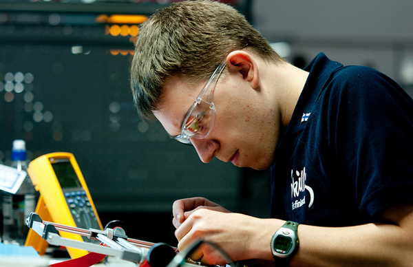 Fluke incentiva educação profissional e fornece seus equipamentos aos jovens competidores da WorldSkills
