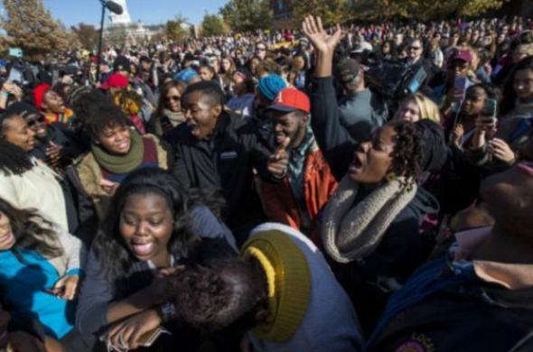 Casos de racismo sacodem universidades nos EUA