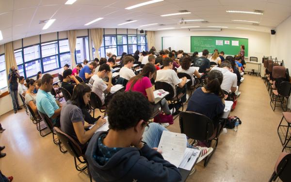 Com escolas ocupadas, Fuvest altera dez locais de prova