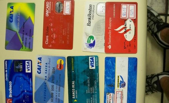 Consumidor com cartão de crédito clonado deve registrar ocorrência