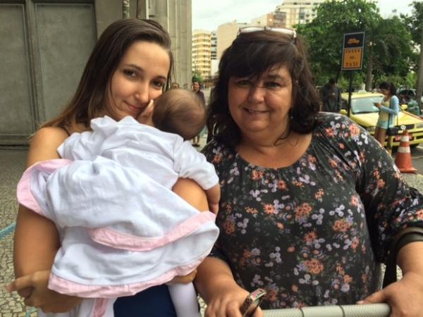 Camila Tobolski ao lado da mãe e da filha (Foto: Cristina Boeckel/G1)