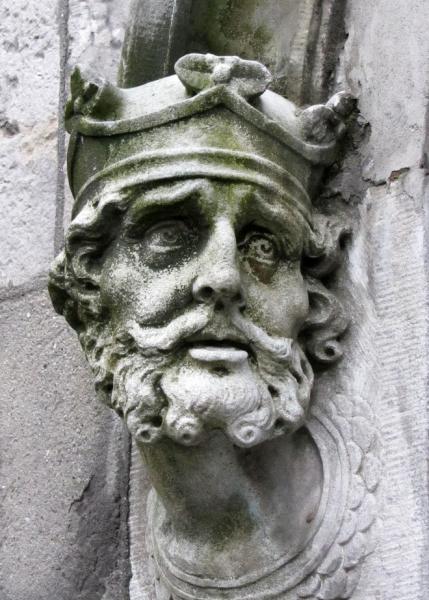 Escultura de Brian Boru - Castelo de Dublin. Créditos: Wikimedia
