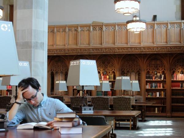 Daniel na Universidade Yale, nos EUA, onde concluiu o mestrado (Foto: Arquivo pessoal)