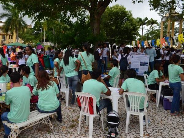 Manifestantes fizeram atividades educativas em Aracaju (Foto: Marina Fontenele/G1)