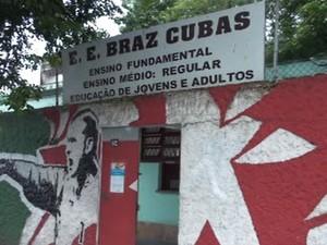 Escola Estadual Braz Cubas, no bairro do Marapé, será desativada. (Foto: Reprodução/TV Tribuna)