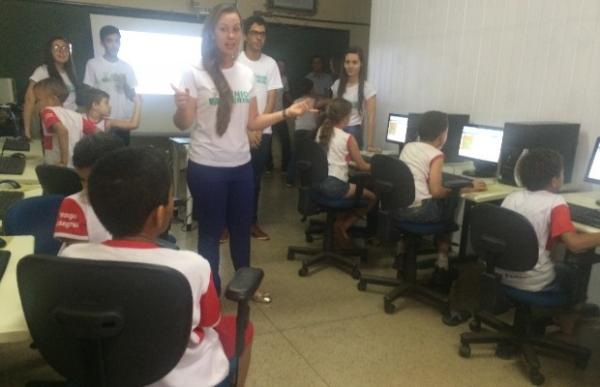 Projeto Gênios de Turing ensina programação para crianças do ensino fundamental em Ceres, Goiás (Foto: Vitor Santana/G1)
