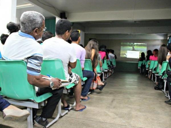 Alonso sonha em entrar na faculdade (Foto: Adneison Severiano/G1 AM)