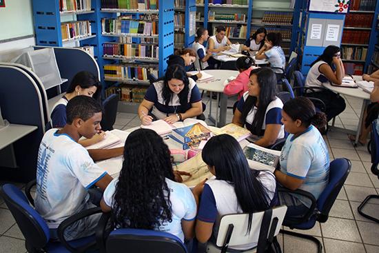 Entre as missões do grupo de trabalho estará a de encontrar alternativas para ampliar o acesso ao livro e à leitura nas escolas e comunidades (foto: José Luiz Bittar/MEC – 3/6/10)