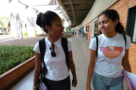 Desde a edição da Lei de Cotas, já foram abertas aproximadamente 150 mil vagas para estudantes negros na educação superior brasileira (foto: Júlio Paes/MEC – 7/3/06)