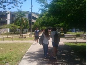 Candidatos fazem prova na UFSC em Florianópolis (Foto: Carolina Lopes/ G1)