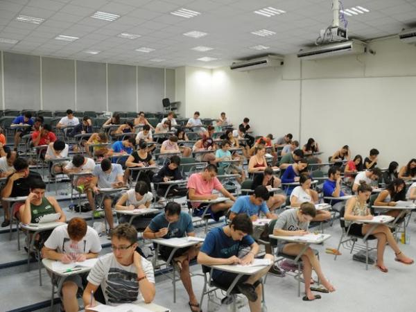 Estudantes realizam prova de redação na 2ª fase da Unicamp, em Campinas (Foto: Antoninho Perri/Unicamp)
