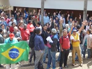 Servidores durante assembleia em campus da Unicamp, em Campinas (Foto: Leon Cunha / STU)