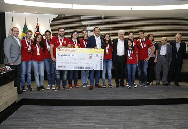 ROBÓTICA MUDA VIDAS NAS ESCOLAS DO SESI-SP
