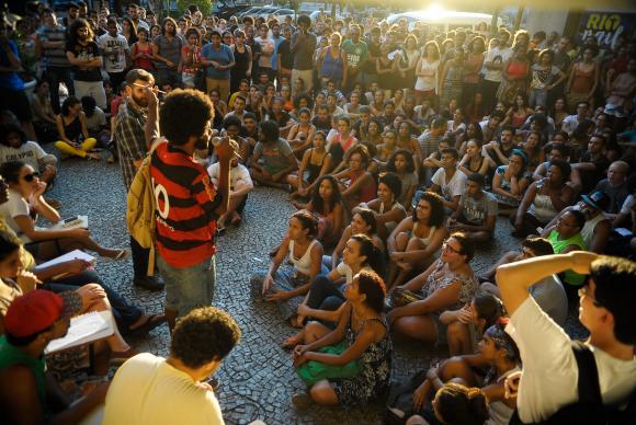 Uerj determina volta às aulas, mas estudantes mantêm ocupação