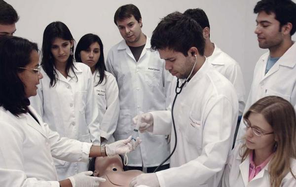 UNIFESO abre vagas de transferência externa para o curso de Medicina